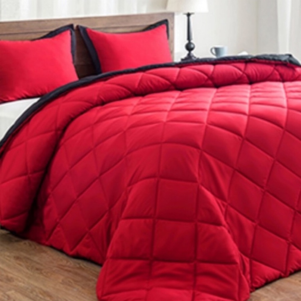 ❤️Reversible Red Comforter Set New ❤️ - Picture 2 of 5